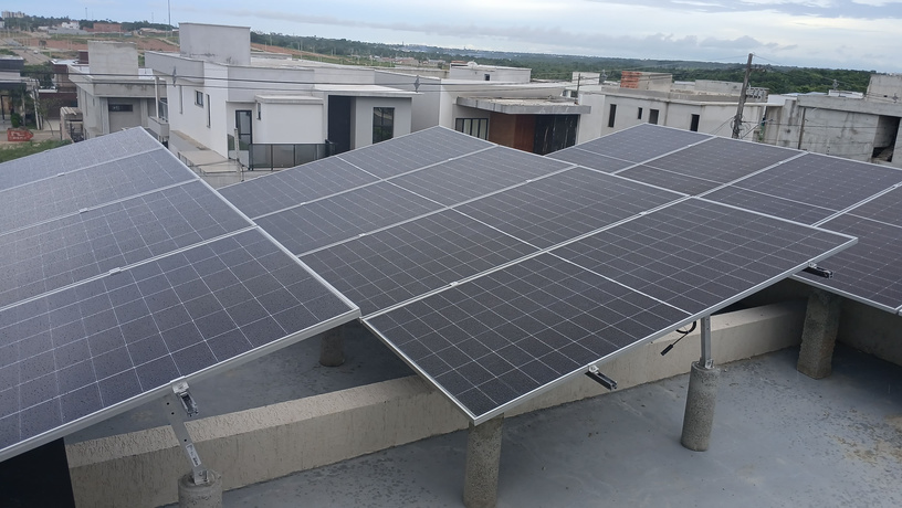 Sistema solar com armazenamento de energia em bateria